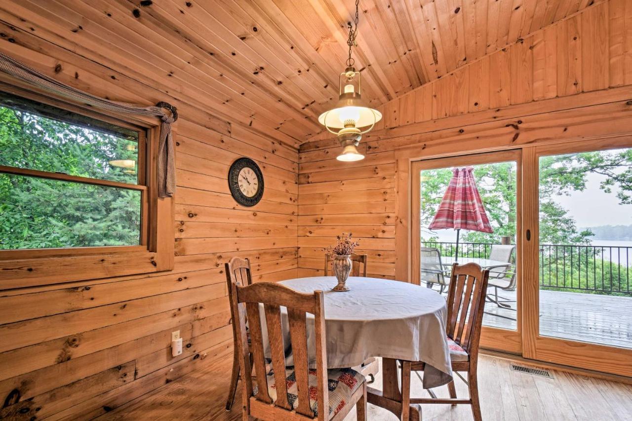 Cozy Amish Country Cabin On Shipshewana Lake! エクステリア 写真