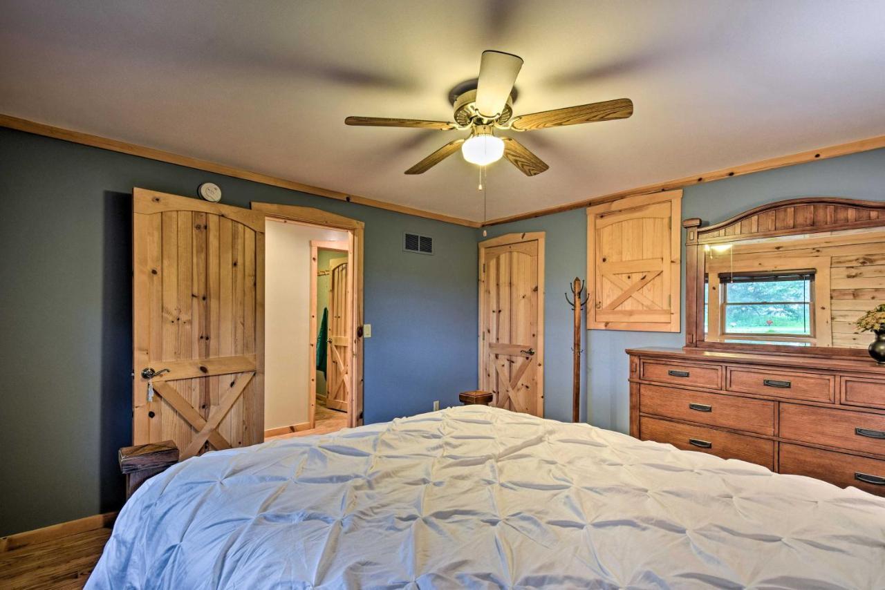 Cozy Amish Country Cabin On Shipshewana Lake! エクステリア 写真